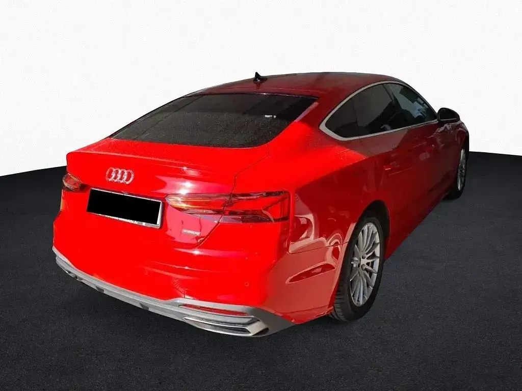 Gebraucht Audi A5 Sportback Ambiente 204 PS (150 kW) 2022 Rot Kleinwagen