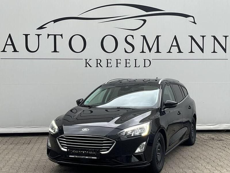 Obsidianschwarz metallic Gebraucht 2022 Ford Focus Cool & Connect Kombi | 14.950 € (Superpreis) - Bild 1/4