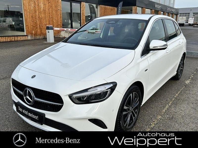 Gebraucht Mercedes B250 Progressive 163 PS (119 kW) 2025 Weiß Van / Kleinbus