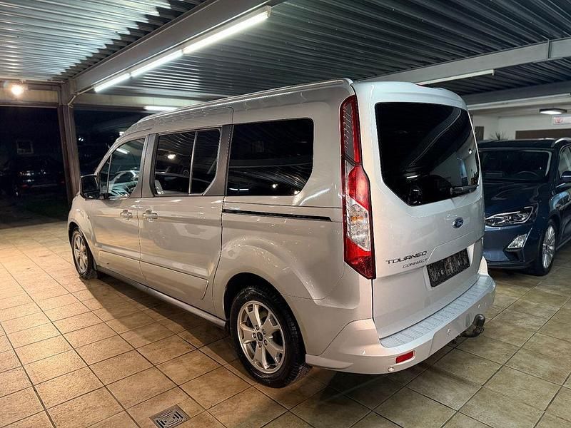 Gebraucht Ford Tourneo Connect Titanium 120 PS (88 kW) 2016 Silber Van / Kleinbus
