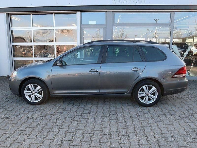 Gebraucht VW Golf VI Match 105 PS (77 kW) 2012 Schwarz Kleinwagen