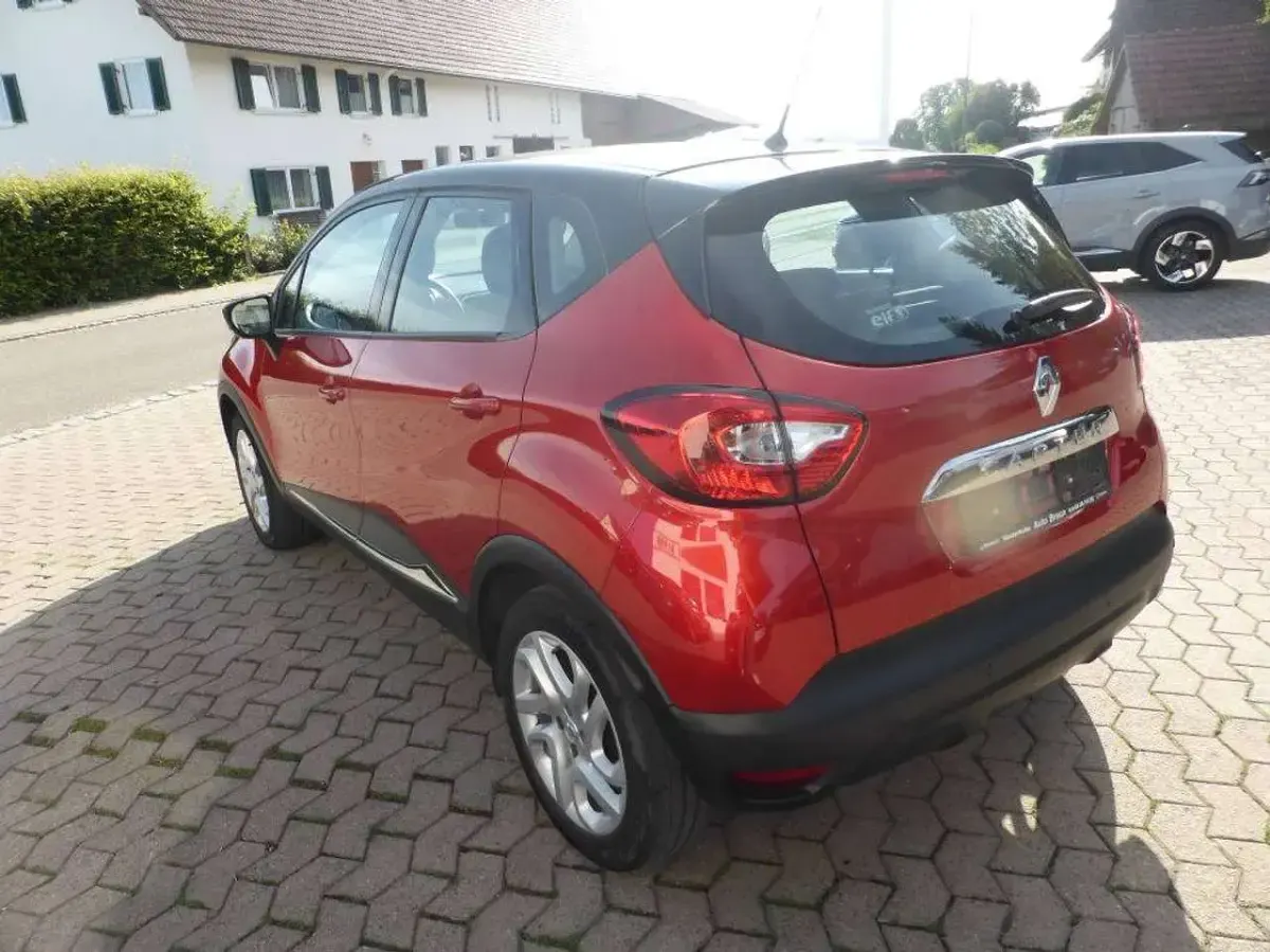 Gebraucht Renault Captur Intens 90 PS (66 kW) 2017 Rot nnp schwarz gne SUV