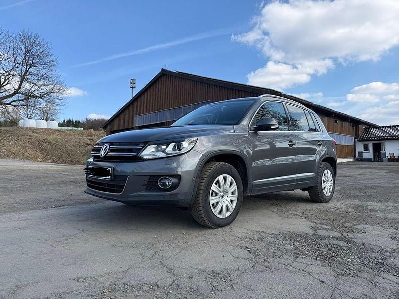 Gebraucht VW Tiguan Cup 140 PS (102 kW) 2014 Grau SUV