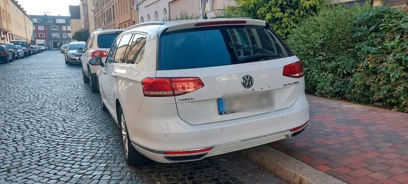 Weiß Gebraucht 2017 VW Passat Kombi | 14.500 € (Guter Preis) - Bild 1/4