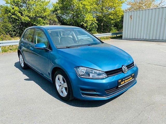 Blau Gebraucht 2013 VW Golf VII Comfortline Limousine | 6.990 € (Fairer Preis) - Bild 1/4