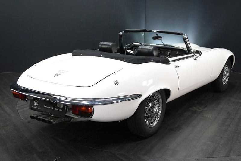 Usado Jaguar E-Type 268 HP (197 kW) 1974 Branco Cabrios