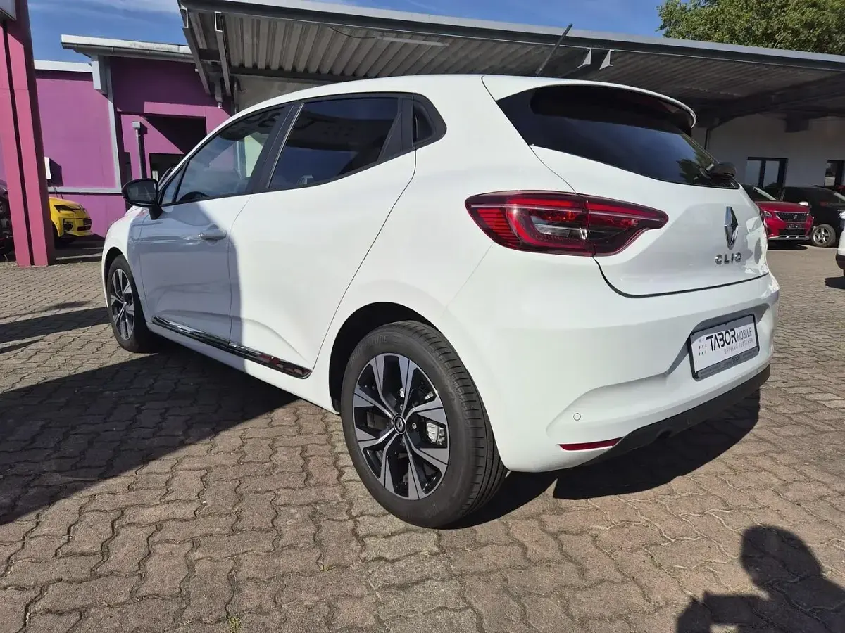 Gebraucht Renault Clio Evolution 91 PS (66 kW) 2023 Gletscherweiß Kleinwagen
