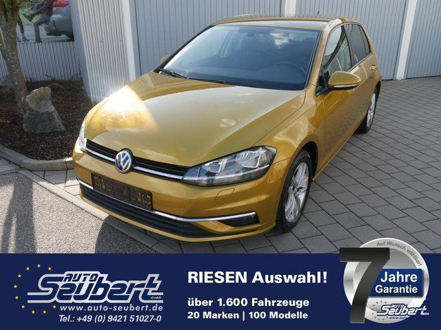 Gelb metallic Gebraucht 2017 VW Golf VII Comfortline Limousine | 14.990 € (Superpreis) - Bild 1/4