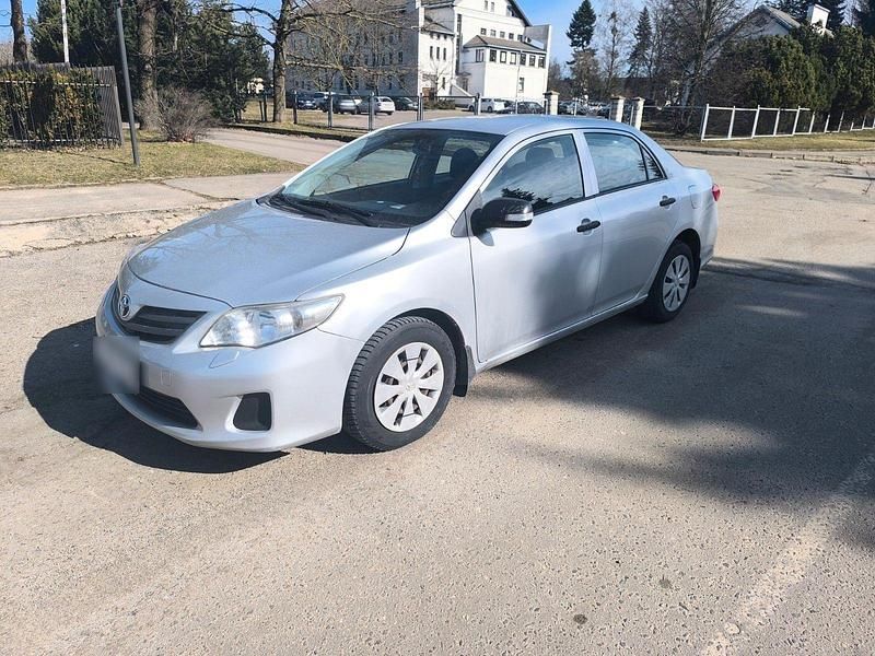 Gebraucht Toyota Corolla 132 PS (97 kW) 2011 Silber Limousine