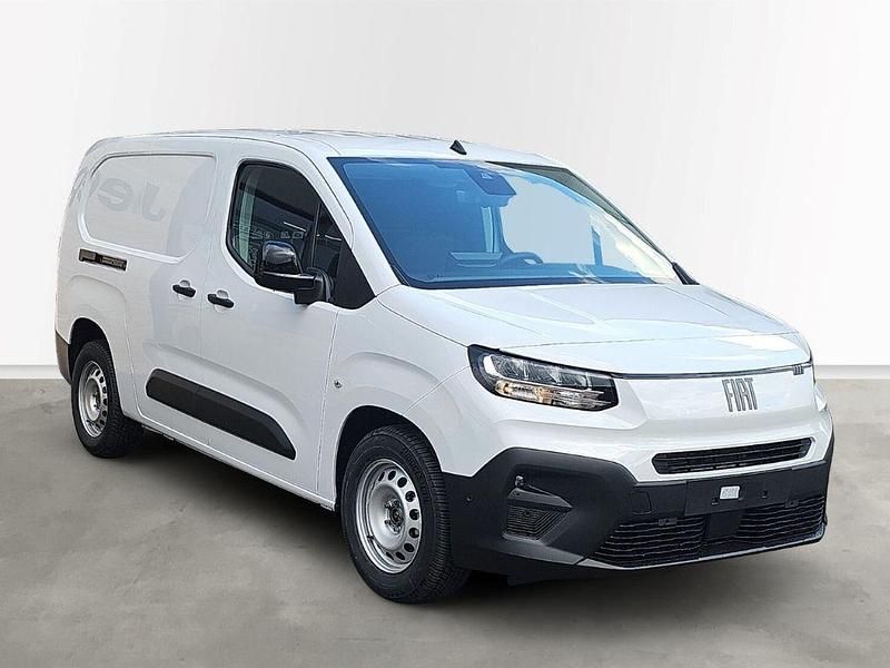 Neu Fiat Doblò 131 PS (96 kW) 2025 Weiss Van / Kleinbus