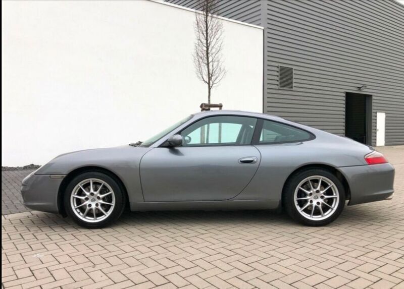 Grau Gebraucht 2002 Porsche 911 Carrera Coupé | 28.499 € (Guter Preis) - Bild 1/4