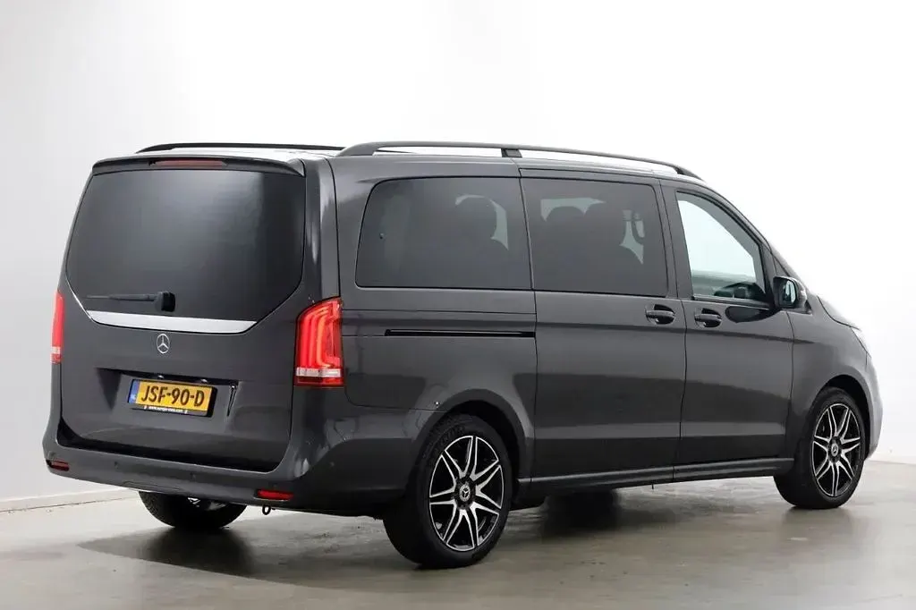 Gebraucht Mercedes V300 AMG 237 PS (174 kW) 2021 Grau Van / Kleinbus