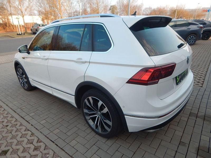 Gebraucht VW Tiguan Highline 220 PS (161 kW) 2018 Oryxweiß perlmutteffekt SUV