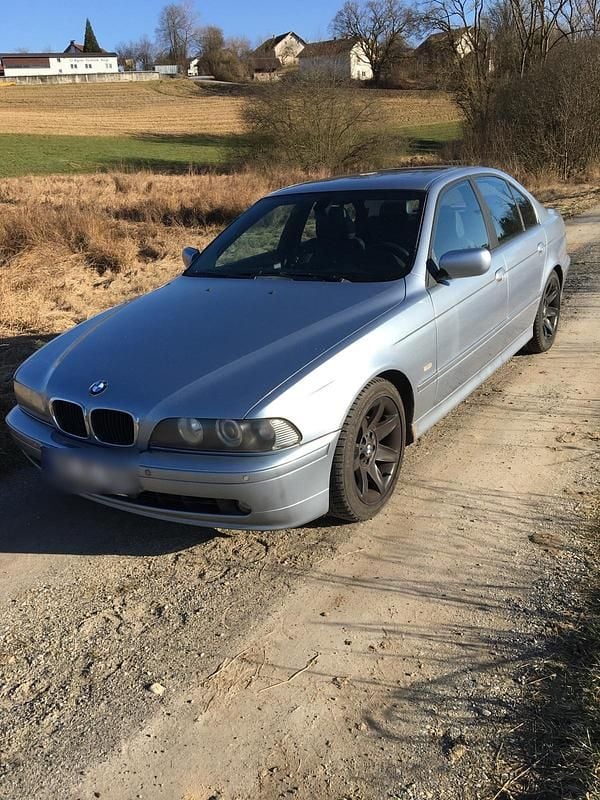 Andere farben Gebraucht 2002 BMW 525 Limousine | 1.800 € (Guter Preis) - Bild 1/4