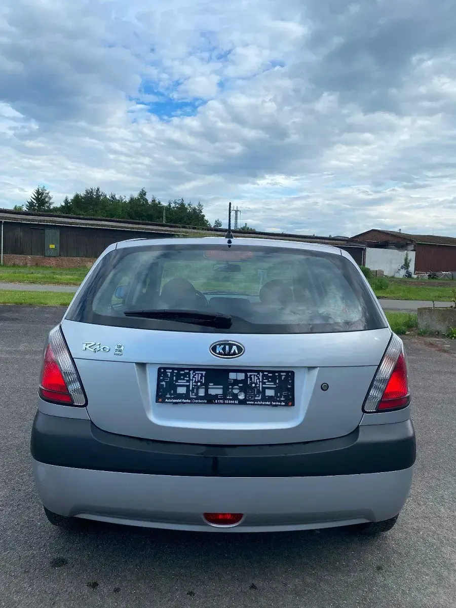 Gebraucht Kia Rio EX 97 PS (71 kW) 2008 Grau Limousine