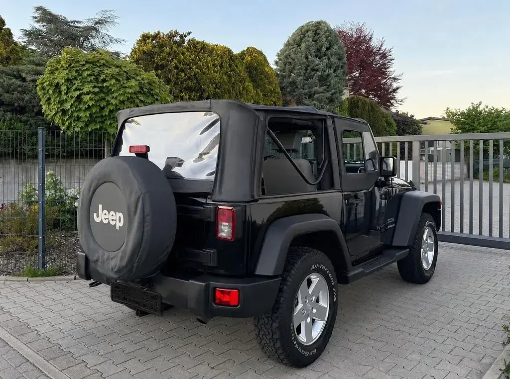 Gebraucht Jeep Wrangler Sport 199 PS (146 kW) 2010 Schwarz SUV