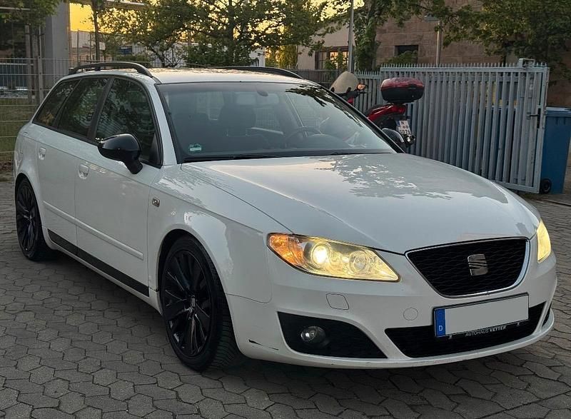 Second-hand Seat Exeo 120 CP (88 kW) 2011 Alb Berlinǎ