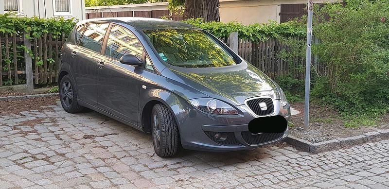 Grau Gebraucht 2008 Seat Altea Van / Kleinbus | 1.800 € (Superpreis) - Bild 1/4