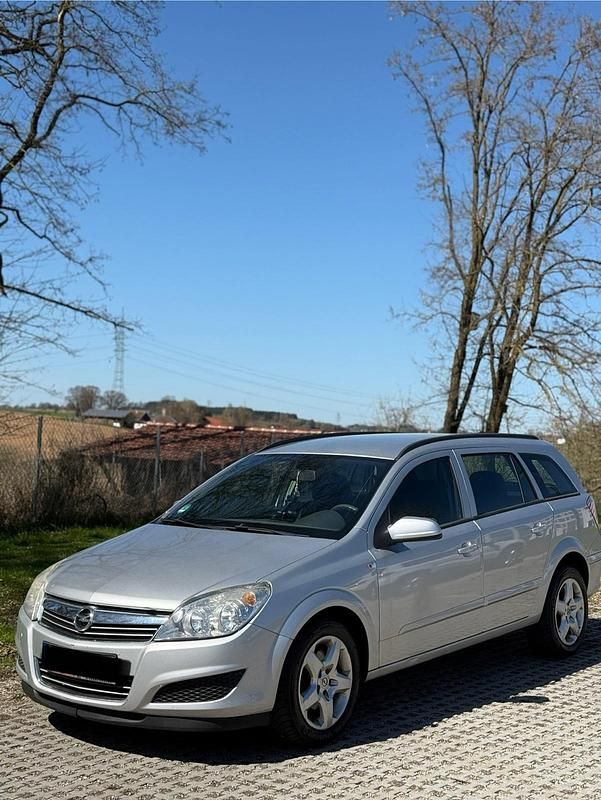 Gebraucht Opel Astra 120 PS (88 kW) 2008 Silber Kombi