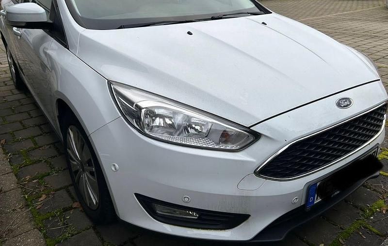 Gebraucht Ford Focus Business Edition 125 PS (91 kW) 2018 Weiß Limousine
