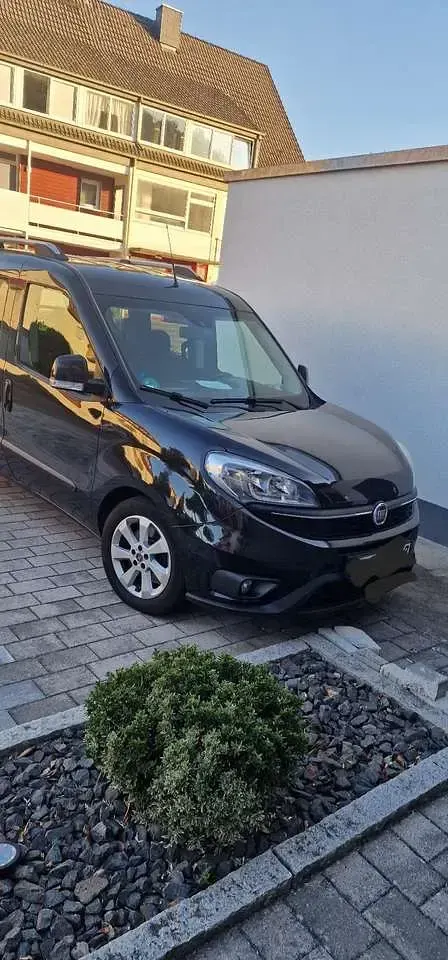 Gebraucht Fiat Doblò Lounge 120 PS (88 kW) 2017 Schwarz Van / Kleinbus