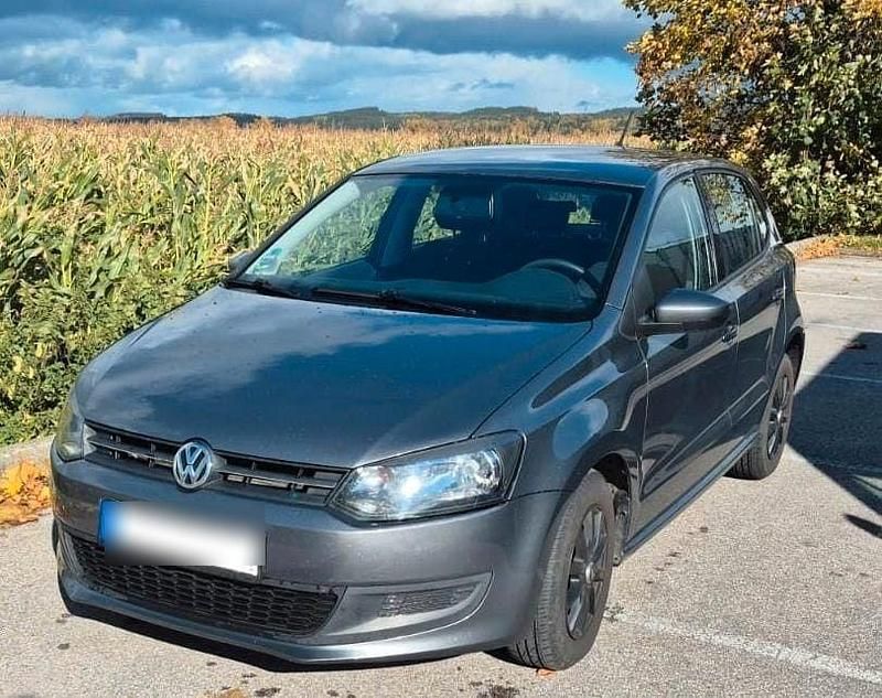 Grau Gebraucht 2013 VW Polo Kleinwagen | 5.700 € (Etwas zu teuer) - Bild 1/4
