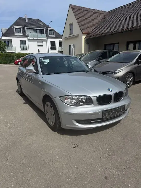 Gebraucht BMW 116 Advantage 122 PS (89 kW) 2011 Silber Kleinwagen