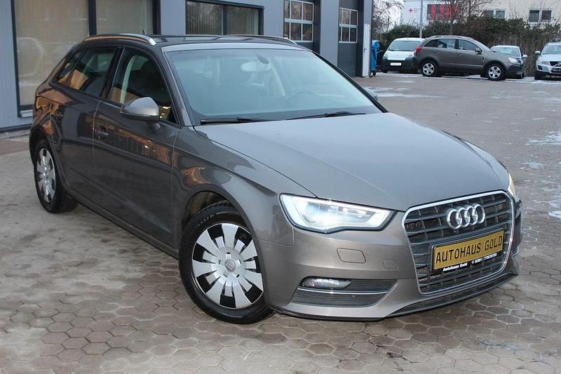 Gebraucht Audi A3 Attraction 122 PS (89 kW) 2013 Grau Limousine