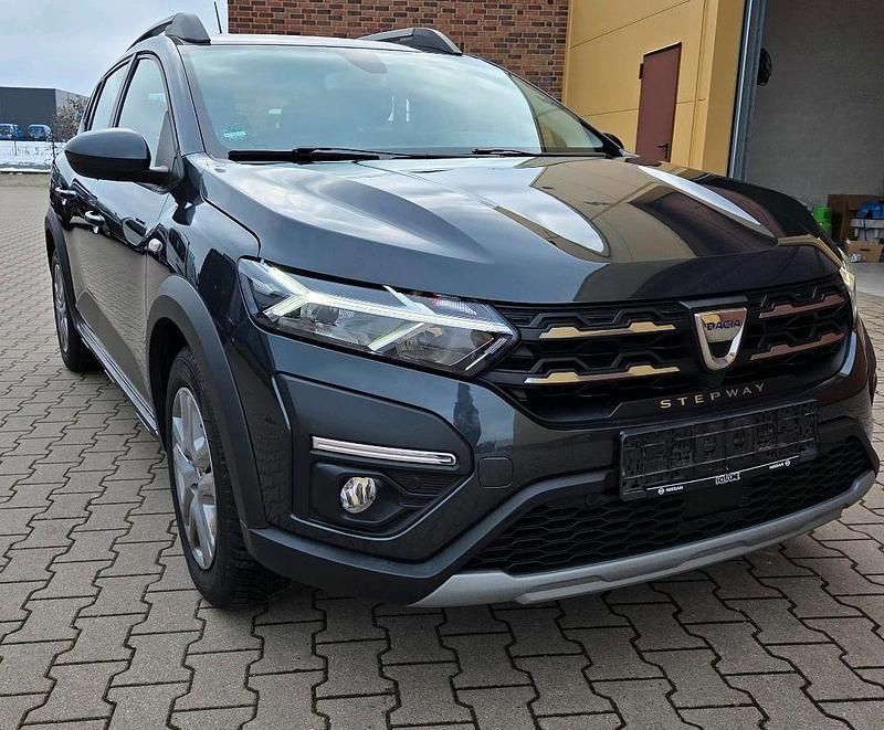 Gebraucht Dacia Sandero Stepway 101 PS (74 kW) 2021 Grau Limousine