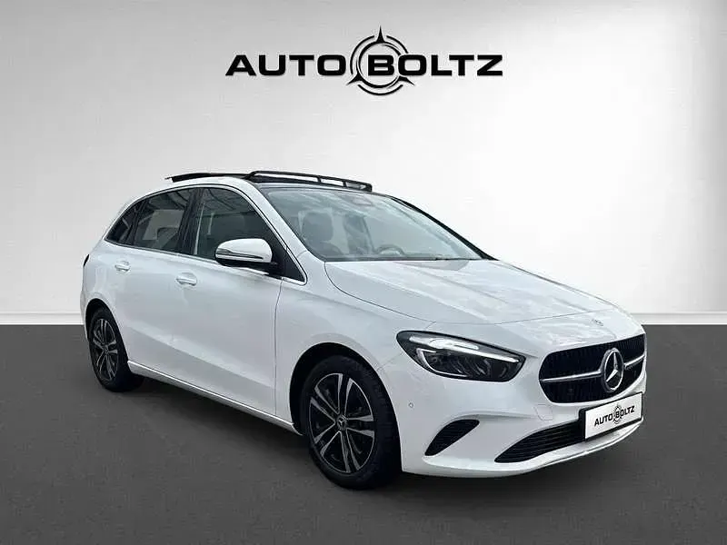 Gebraucht Mercedes B180 Progressive 136 PS (100 kW) 2024 Polarweiß Van / Kleinbus