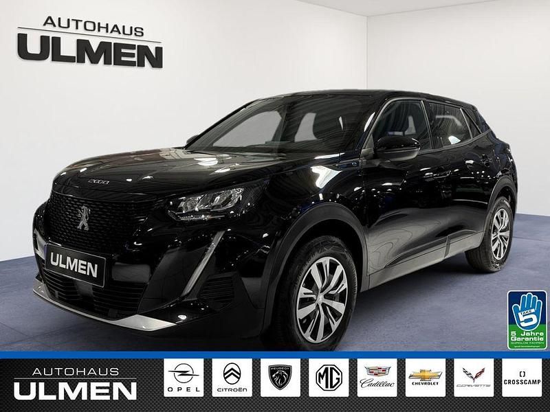 Gebraucht Peugeot e-2008 Active 100 kW (136 PS) 2023 Schwarz SUV