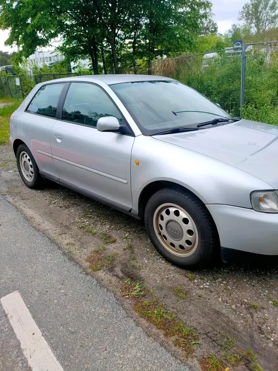 Używany Audi A3 101 KM (74 kW) 1997 Szary Hatchback