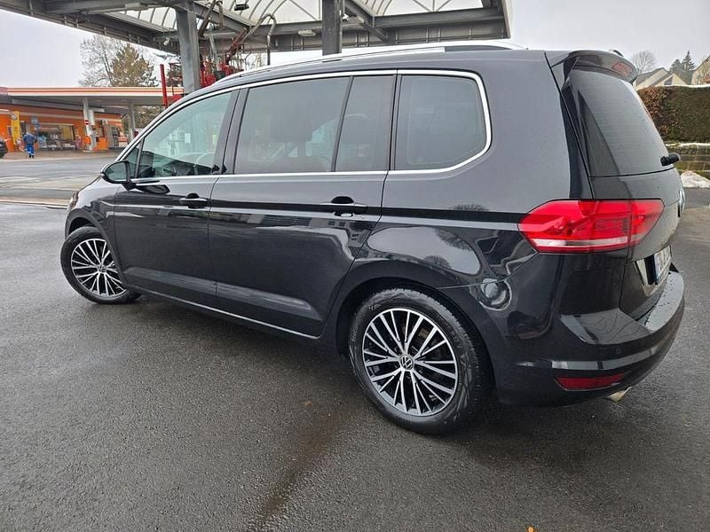 Gebraucht VW Touran Highline 190 PS (139 kW) 2016 Schwarz Van / Kleinbus
