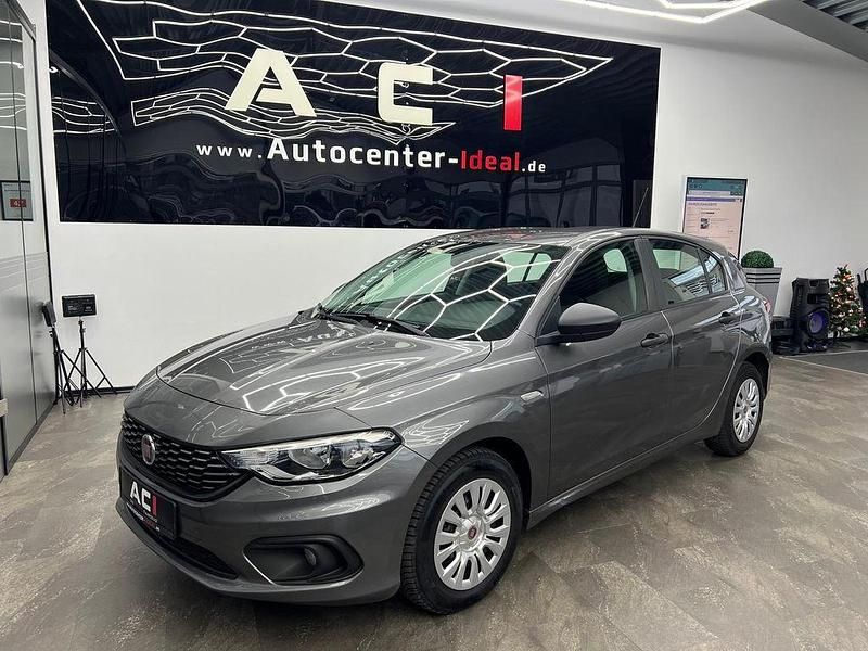 Grau Gebraucht 2016 Fiat Tipo Pop Kleinwagen | 6.800 € (Fairer Preis) - Bild 1/4