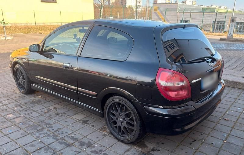 Gebraucht Nissan Almera 90 PS (66 kW) 2002 Schwarz Coupé