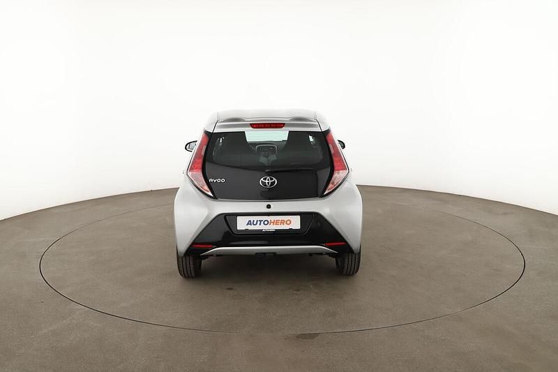 Gebraucht Toyota Aygo X-play 69 PS (50 kW) 2018 Silber Kleinwagen