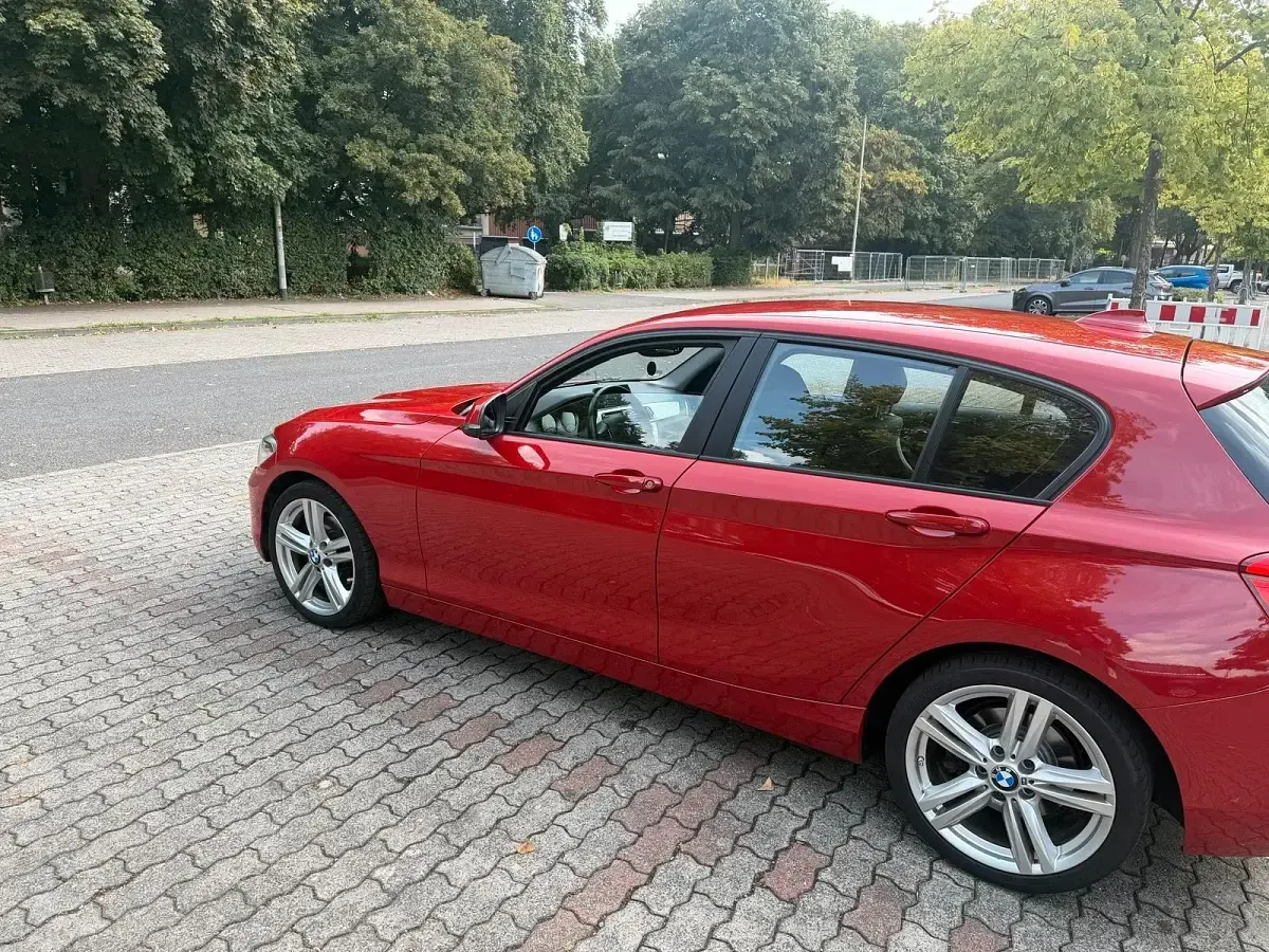 Gebraucht BMW 120 Comfort Edition 184 PS (135 kW) 2018 Rot Limousine