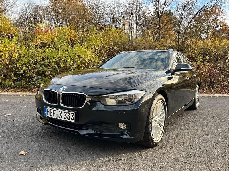 Schwarz Gebraucht 2013 BMW 318 Kombi | 6.000 € (Fairer Preis) - Bild 1/4