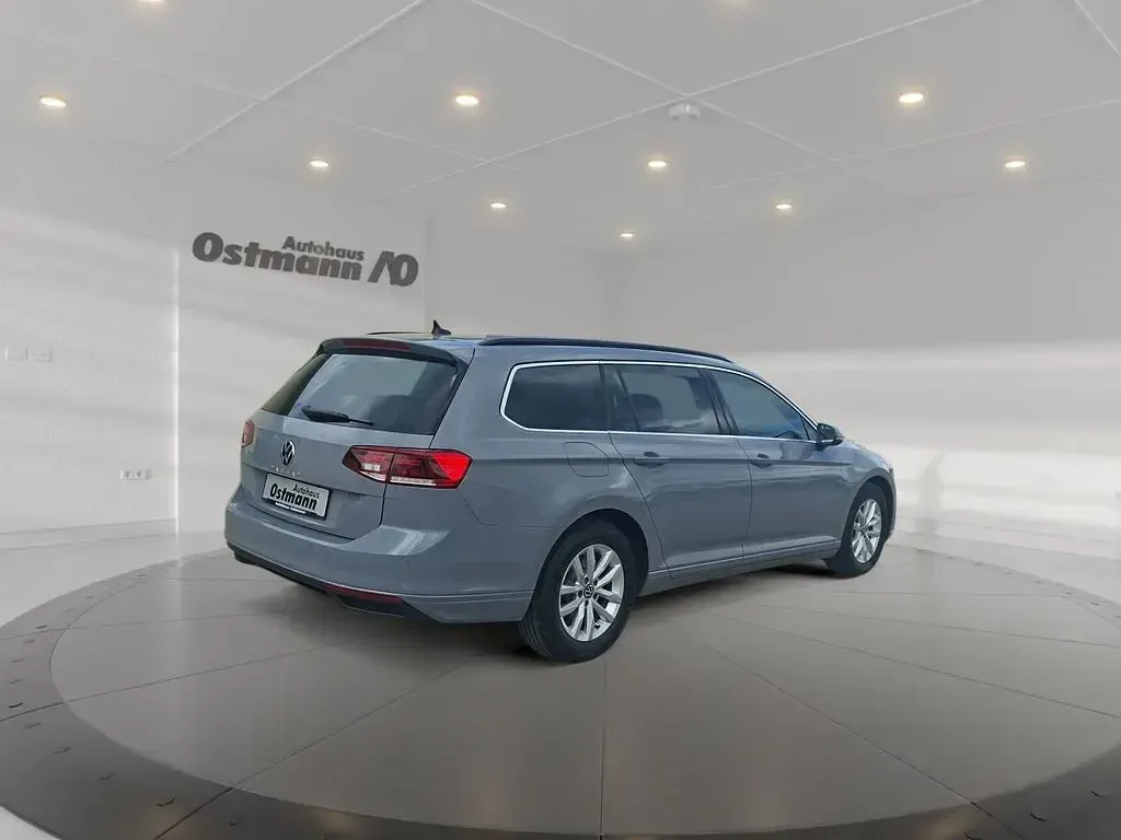 Gebraucht VW Passat Business 150 PS (110 kW) 2023 Mondsteingrau Kombi