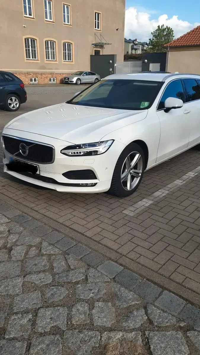 Gebraucht Volvo V90 Momentum 190 PS (139 kW) 2017 Weiß Kombi