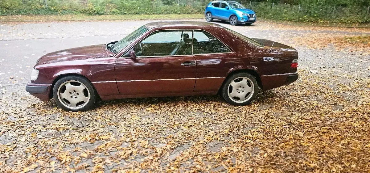 Gebraucht Mercedes 300 220 PS (161 kW) 1990 Andere farben Coupé