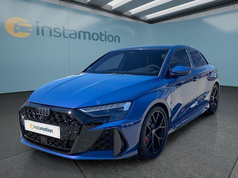 Grau Gebraucht 2025 Audi RS3 Sportback Kleinwagen | 67.099 € (Fairer Preis) - Bild 1/4