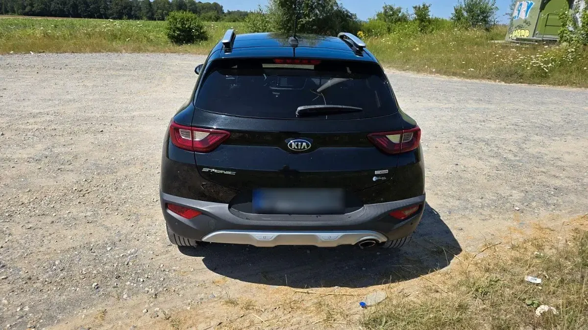 Gebraucht Kia Stonic Spirit 120 PS (88 kW) 2017 Schwarz SUV