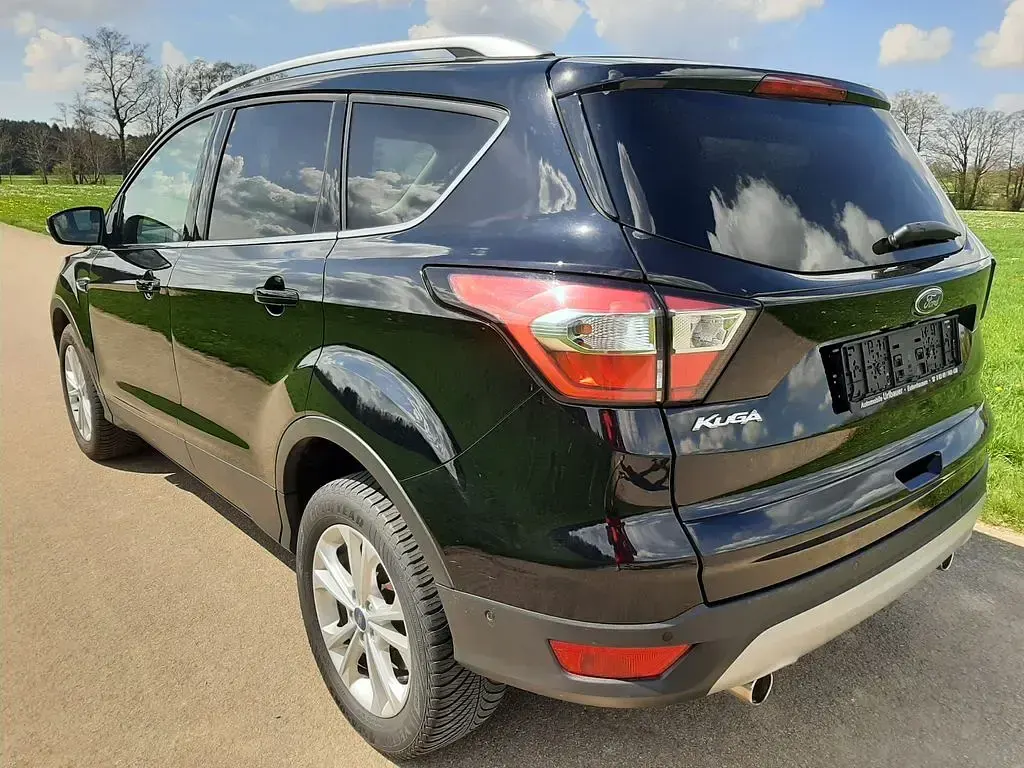 Gebraucht Ford Kuga Titanium 150 PS (110 kW) 2019 Shadow black SUV