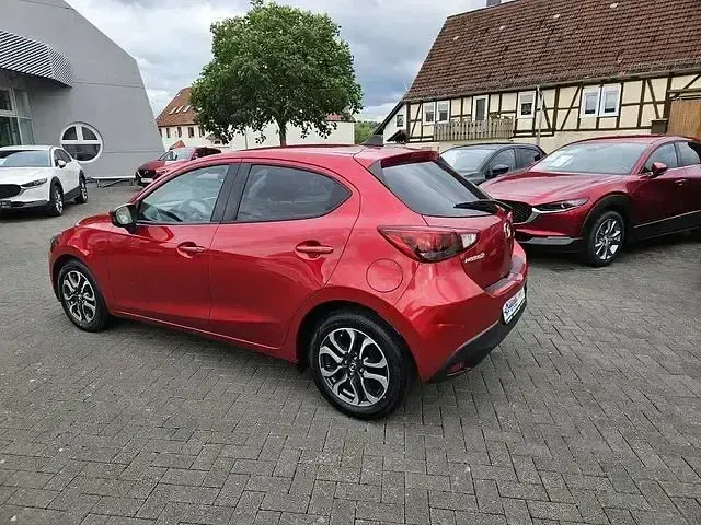 Gebraucht Mazda 2 Nakama 90 PS (66 kW) 2017 Rot Limousine