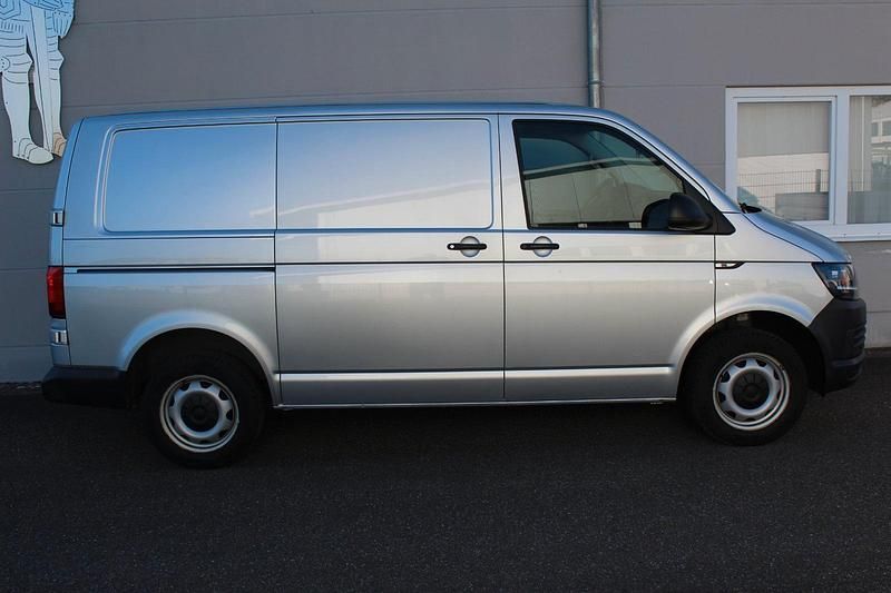 Gebraucht VW Transporter 102 PS (75 kW) 2017 Silber Van