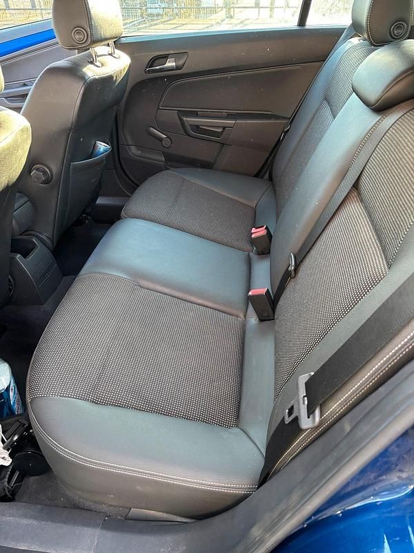 Gebraucht Opel Astra 101 PS (74 kW) 2006 Blau Kombi