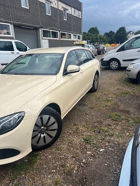 Beige Gebraucht 2018 Mercedes E200 Kombi | 9.000 € - Bild 1/4