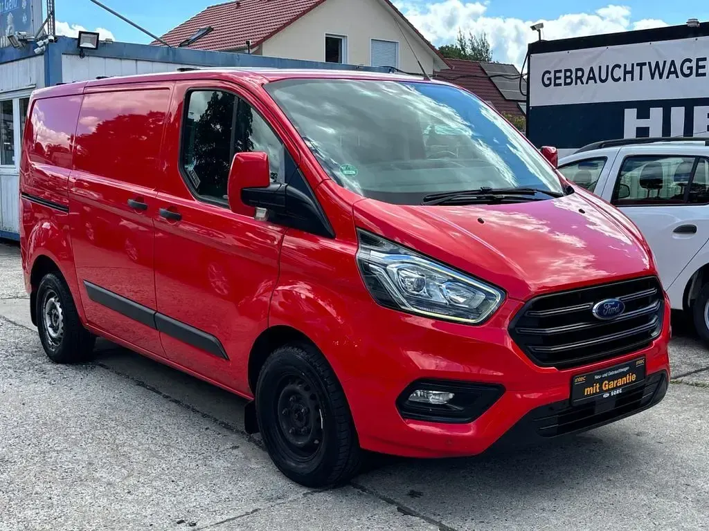 Gebraucht Ford 300 131 PS (96 kW) 2019 Rot Van / Kleinbus