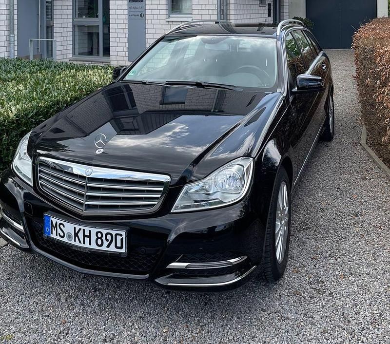 Schwarz Gebraucht 2014 Mercedes C220 Elegance Limousine | 10.900 € (Superpreis) - Bild 1/4